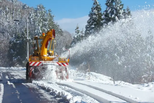 第9位：雪の夜は除雪車の音がすごい（585票）