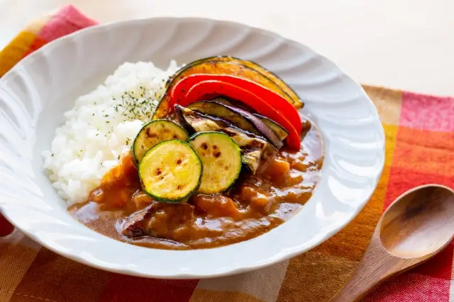 第10位：カレー（夏野菜やキーマカレー）（237票）