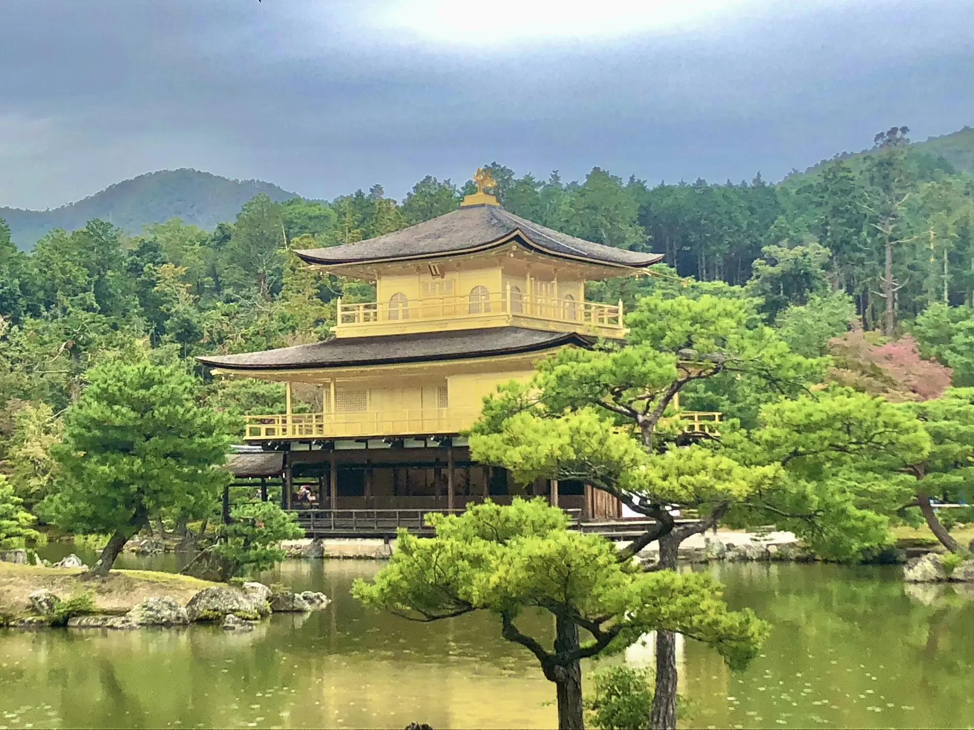 第1位：京都（寺社仏閣めぐりや古都散策など）（212票）