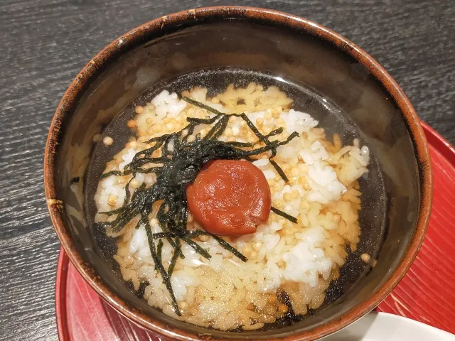 ジメジメした梅雨に食べたい料理ランキング7位:冷やし茶漬け(梅やしょうがなどの薬味入り)の画像