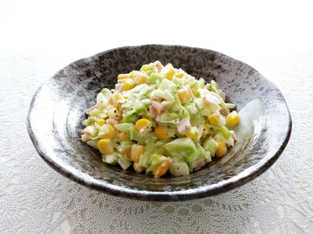 第20位：サラダ（ポテトサラダやコールスローなど）（90票）